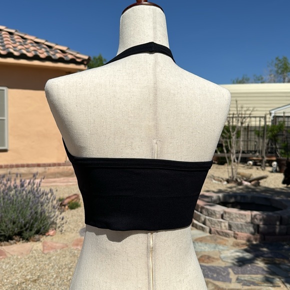 Free People Movement Seamless Halter Sports Bra Size M/L - Picture 4 of 7